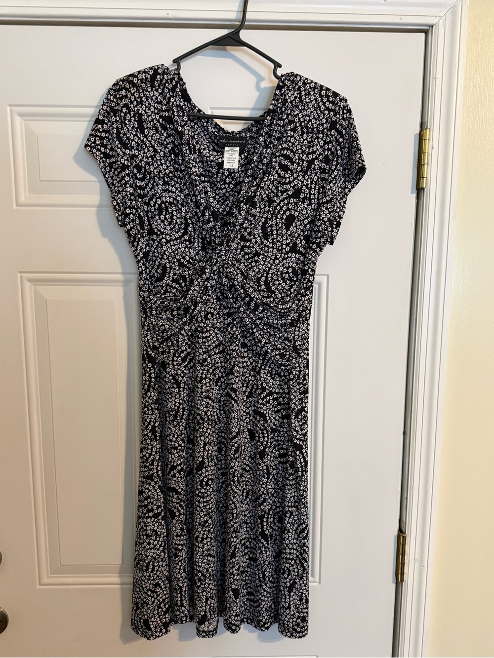 Connected Apparel Black & White Floral Twist-Front Women's Dress Size 12